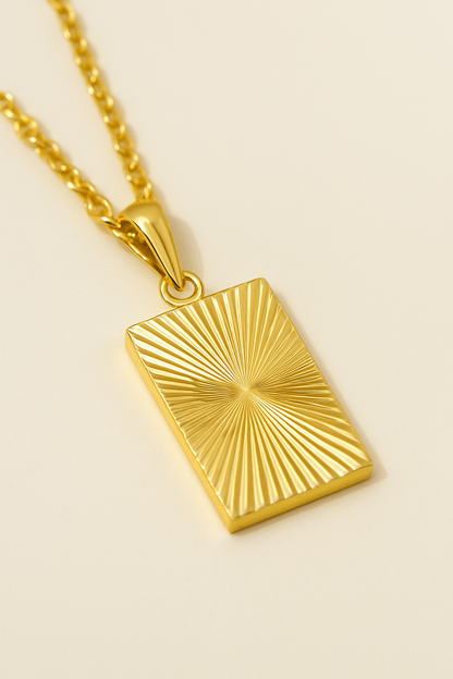 SYLANORA™ 18K Gold-Plated Stainless Steel Sunburst Choker Necklace – Elegant Heart & Sun Disc Pendant