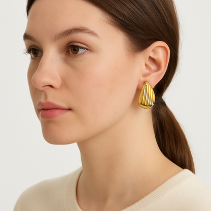 Sylanora Wave Teardrop Earrings – 18K Gold-Plated & Waterproof Elegance