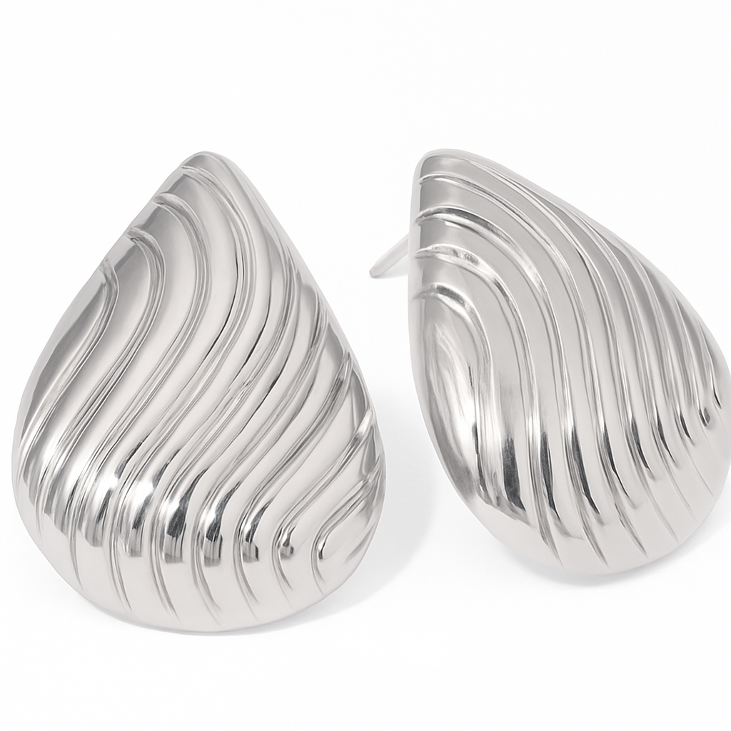 Sylanora Wave Teardrop Earrings – 18K Gold-Plated & Waterproof Elegance