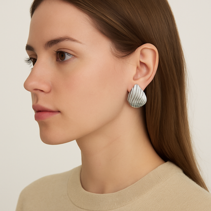 Sylanora Wave Teardrop Earrings – 18K Gold-Plated & Waterproof Elegance